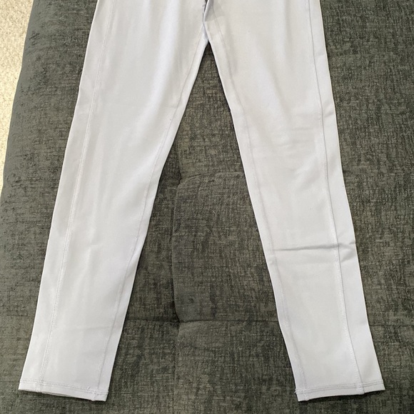 High waisted lace up legging. Fabletics. Size M - Picture 2 of 4